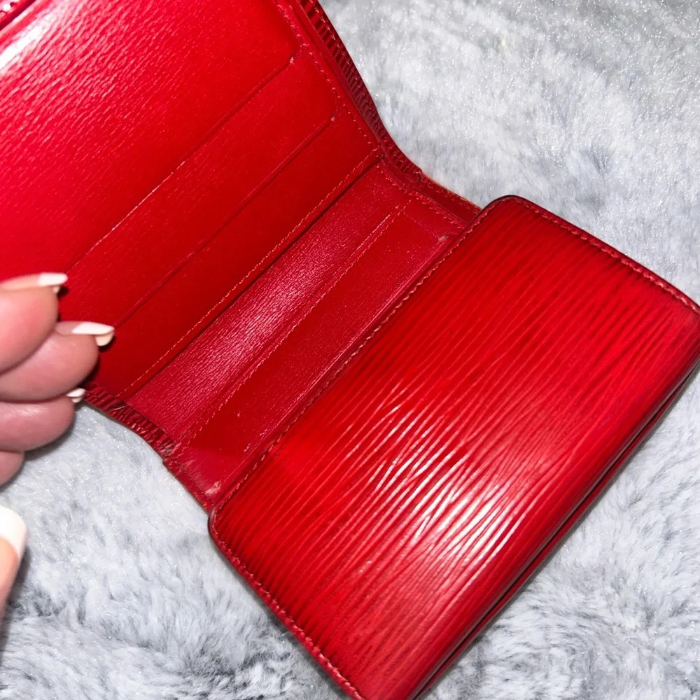 Red Luis Vuitton Epi 100% Authentic wood grain leather made in France UNI-SEX❤️ - Picture 4 of 15